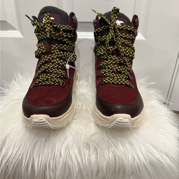SOREL Kinetic Breakthru Conquest
Waterproof sneaker Boot Cinder Bloodstone 7.5 - Picture 7 of 13